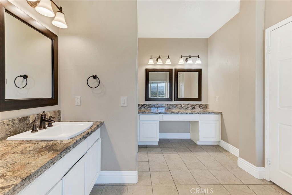 22244 Circle J Ranch Road Saugus, CA 91350 - Photo 37 of 56 Gallery Image 37