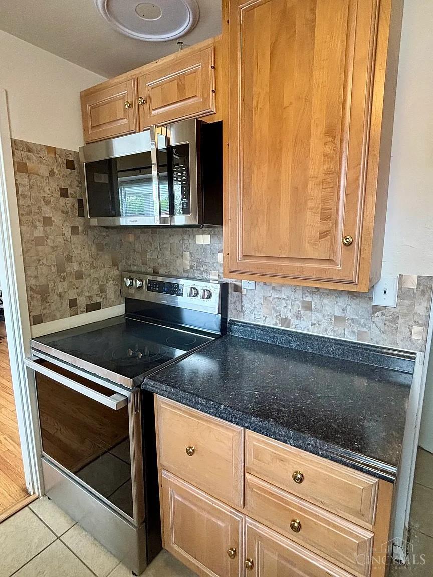 6015 Red Bank Road Cincinnati, OH 45213 - Photo 4 of 14