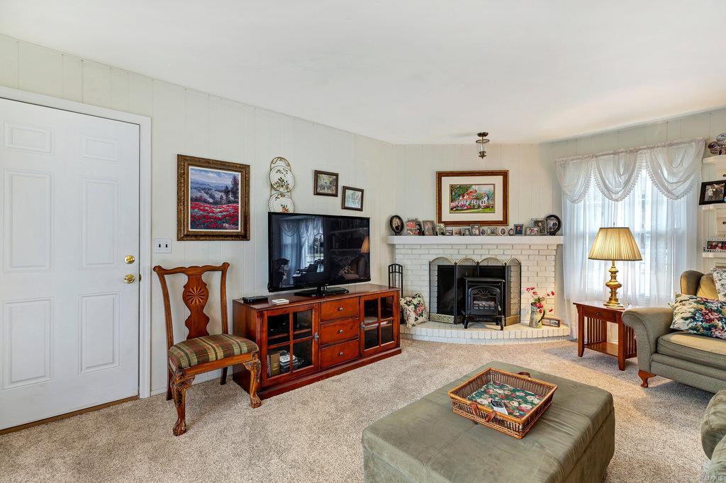 445 Hunters Ridge St. Charles, MO 63301 - Photo 11 of 39 Gallery Image 11