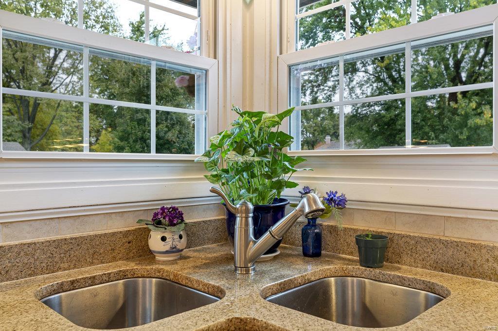 445 Hunters Ridge St. Charles, MO 63301 - Photo 17 of 39 Gallery Image 17