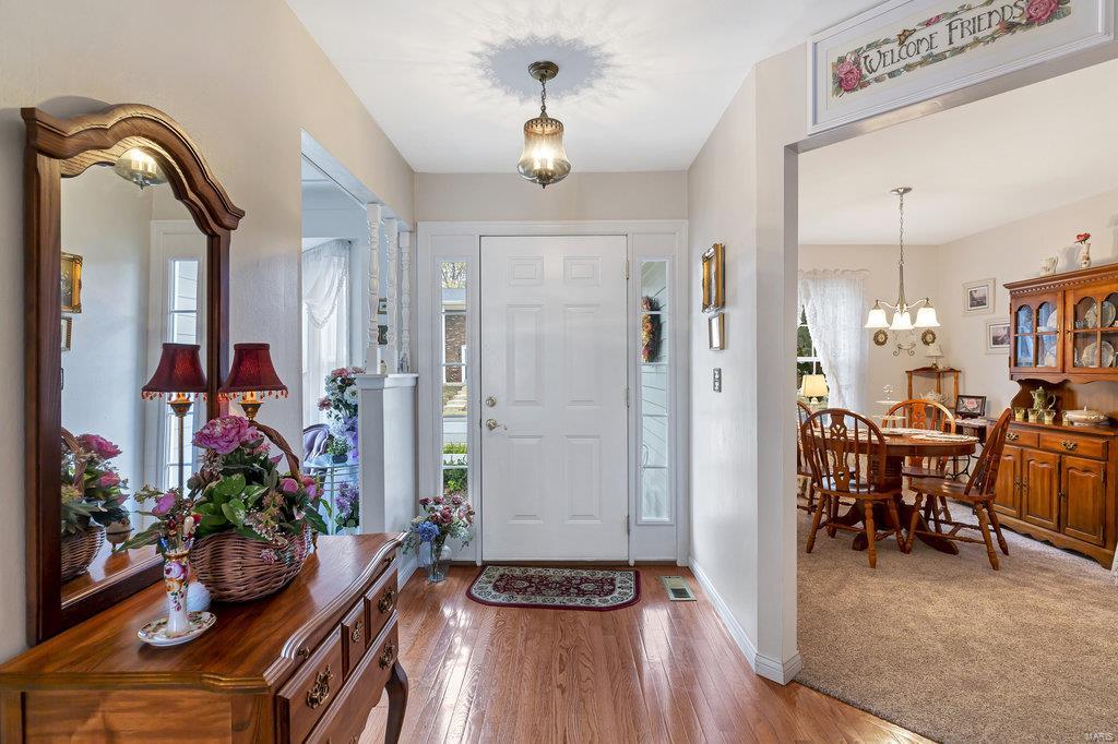 445 Hunters Ridge St. Charles, MO 63301 - Photo 5 of 39 Gallery Image 5