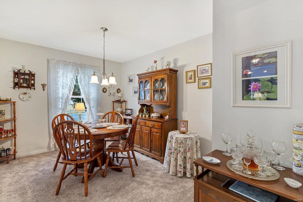 445 Hunters Ridge St. Charles, MO 63301 - Photo 6 of 39 Gallery Image 6