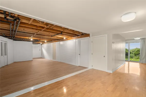 $1,199,900 | 55 West Main Road, Little Compton, RI 02837