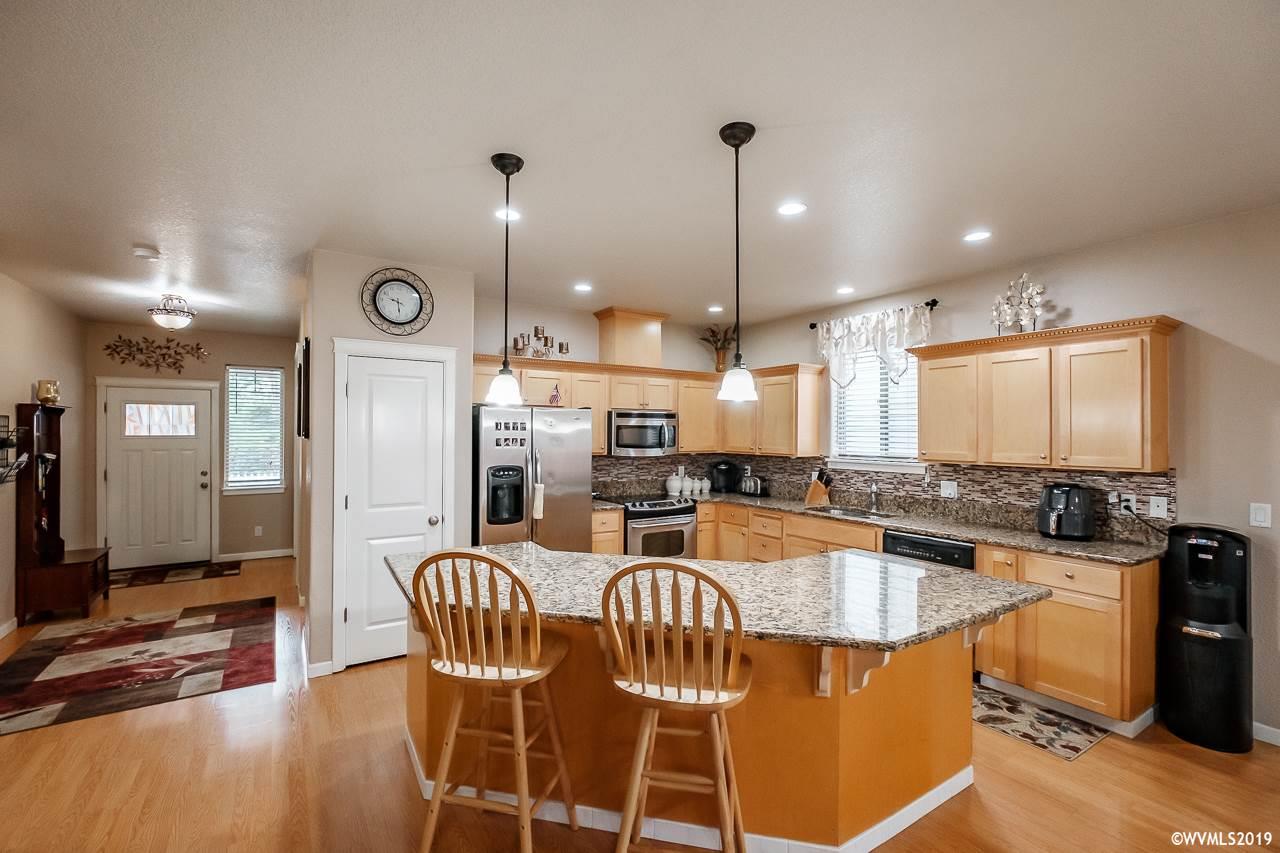878 Helmick Road Monmouth, OR 97361 - Photo 6 of 42 Gallery Image 6
