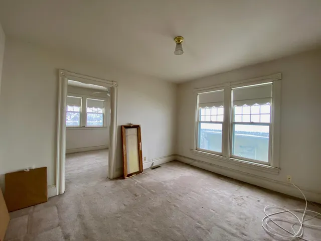 $300,000 | 702 4th Street East, St. Paul, MN 55106