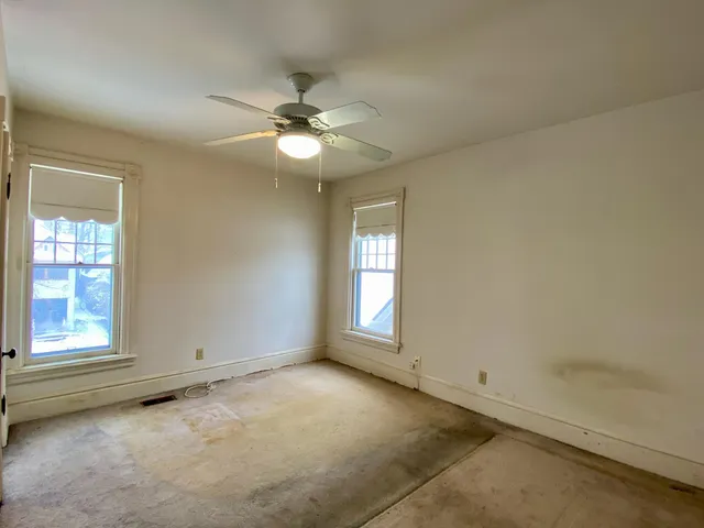 $300,000 | 702 4th Street East, St. Paul, MN 55106