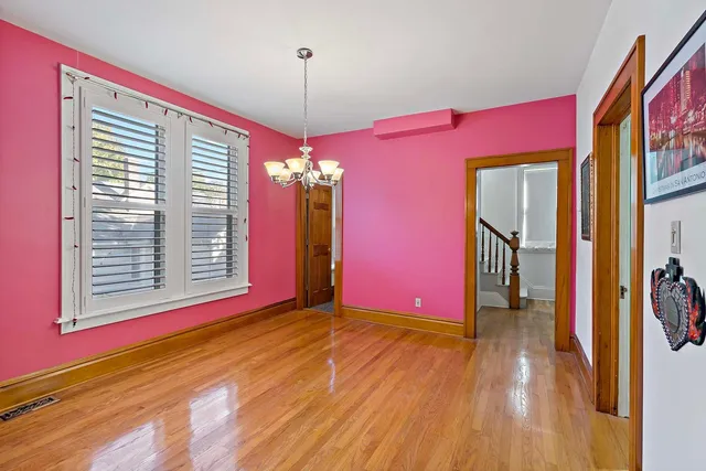 $300,000 | 702 4th Street East, St. Paul, MN 55106