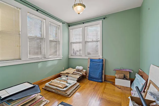 $300,000 | 702 4th Street East, St. Paul, MN 55106