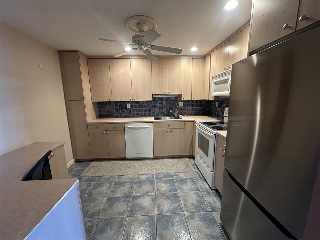 1321 Worcester Road, Unit 612 Framingham, MA 01701 - Photo 7 of 13