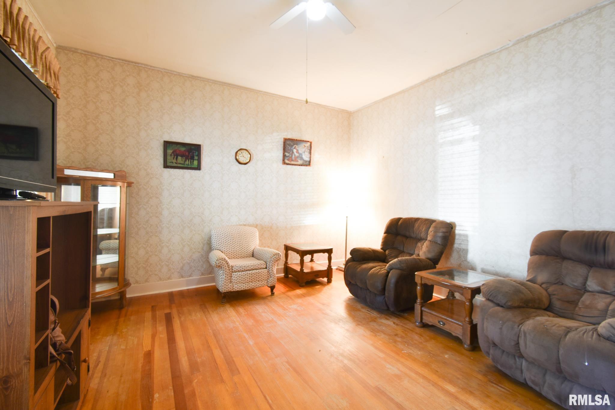 1106 North 13th Street Springfield, IL 62702 - Photo 2 of 14