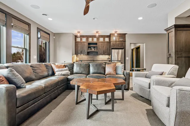 $1,650,000 | 12581 22nd Street North, Stillwater, MN 55082