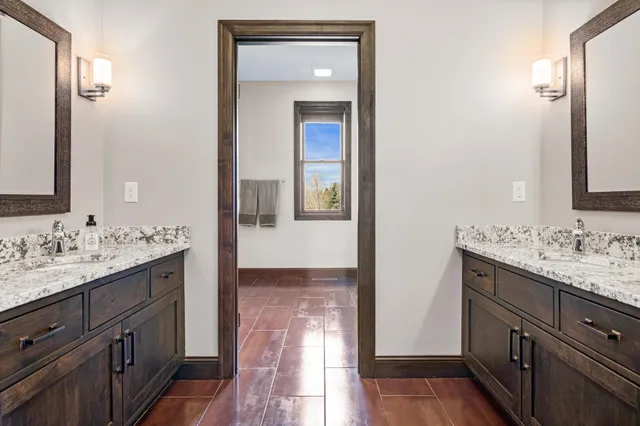 $1,650,000 | 12581 22nd Street North, Stillwater, MN 55082