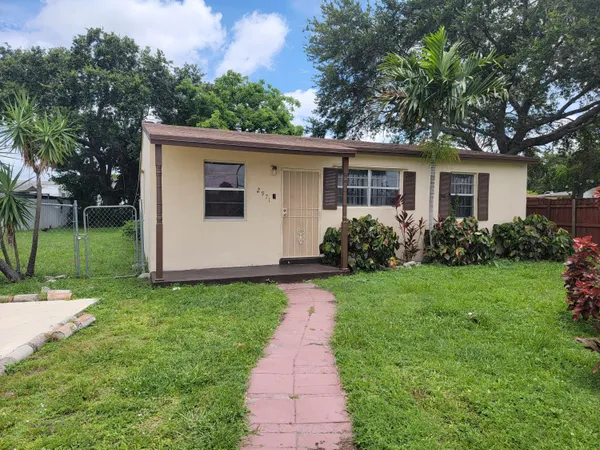 $2,500 | 2971 Northwest 160th Street, Miami Gardens, FL 33054