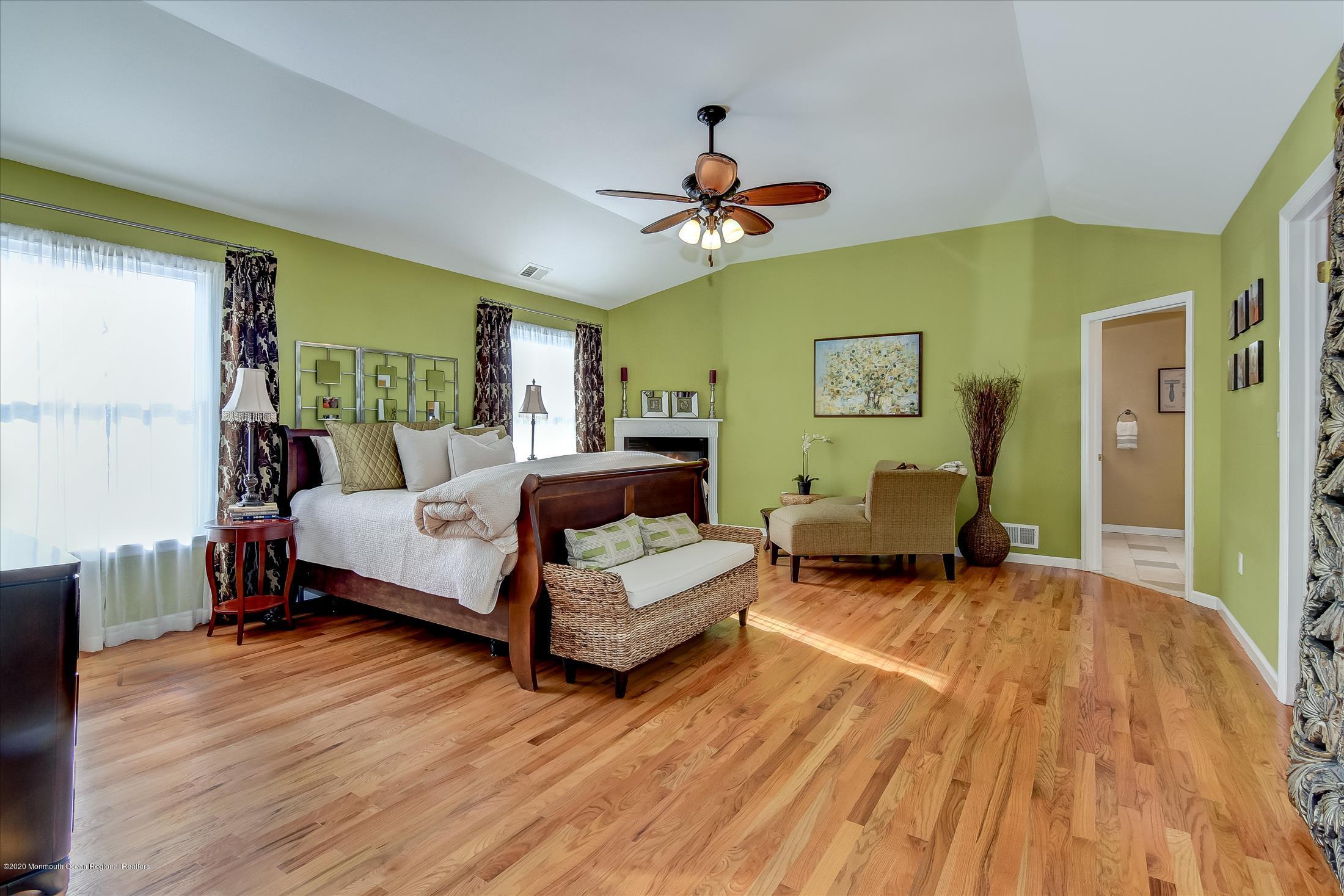 270 Sunnyside Road Lincroft, NJ 07738 - Photo 23 of 56 Master
