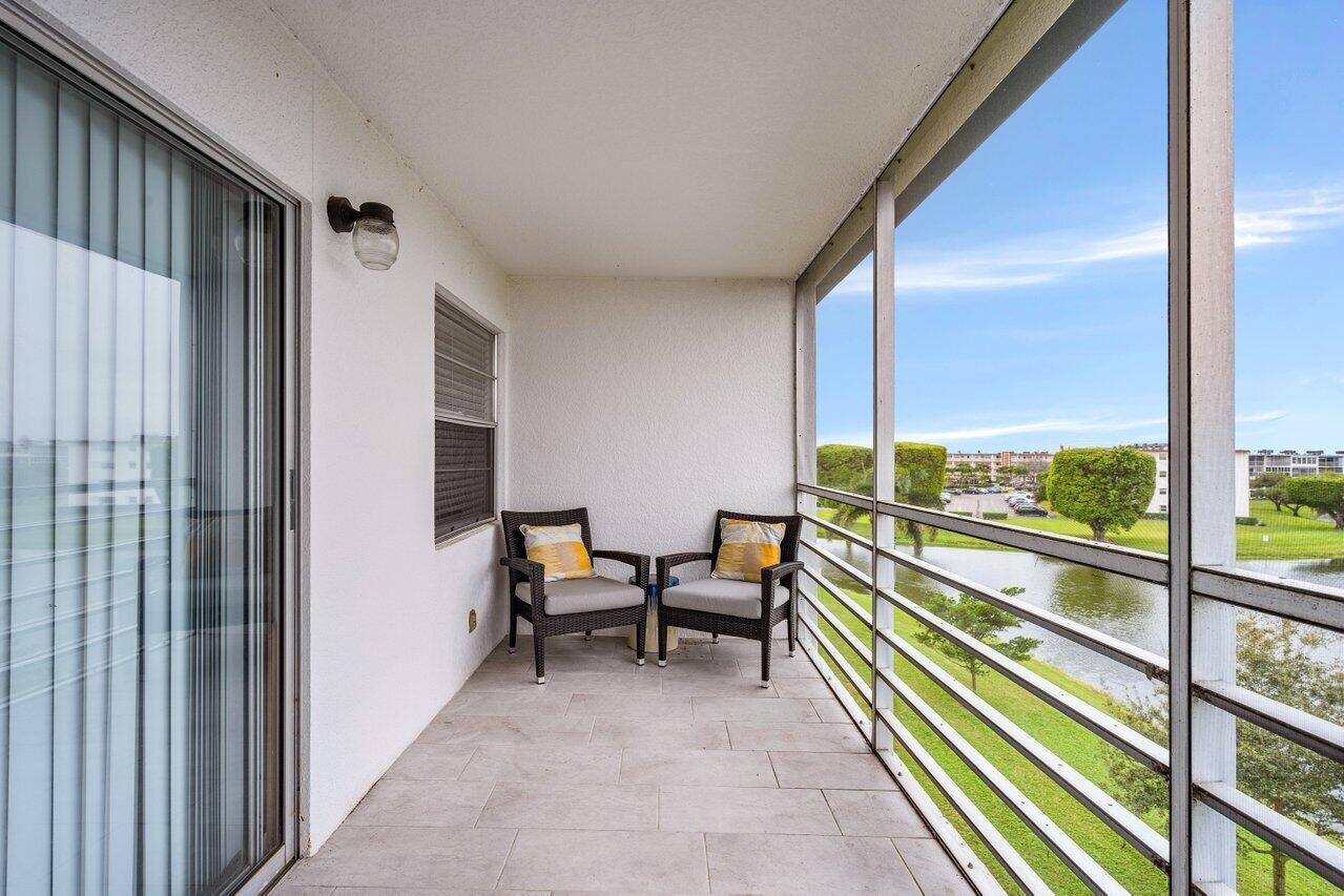 Screened Balcony