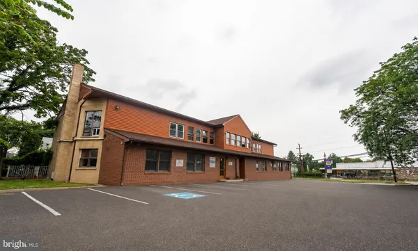 $1,800 | 608 Easton Road, Willow Grove, PA 19090