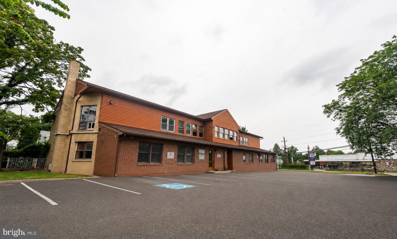 Charming multi-story building awaits.