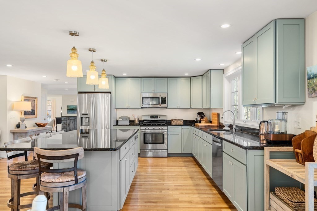 46 Boston Road Westford, MA 01886 - Photo 4 of 39 Gallery Image 4