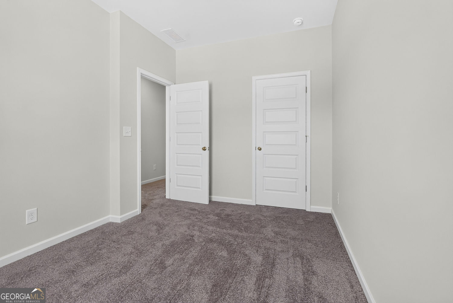 155 Oconee Road, Unit 252 Cartersville, GA 30120 - Photo 32 of 39 an empty room with closet
