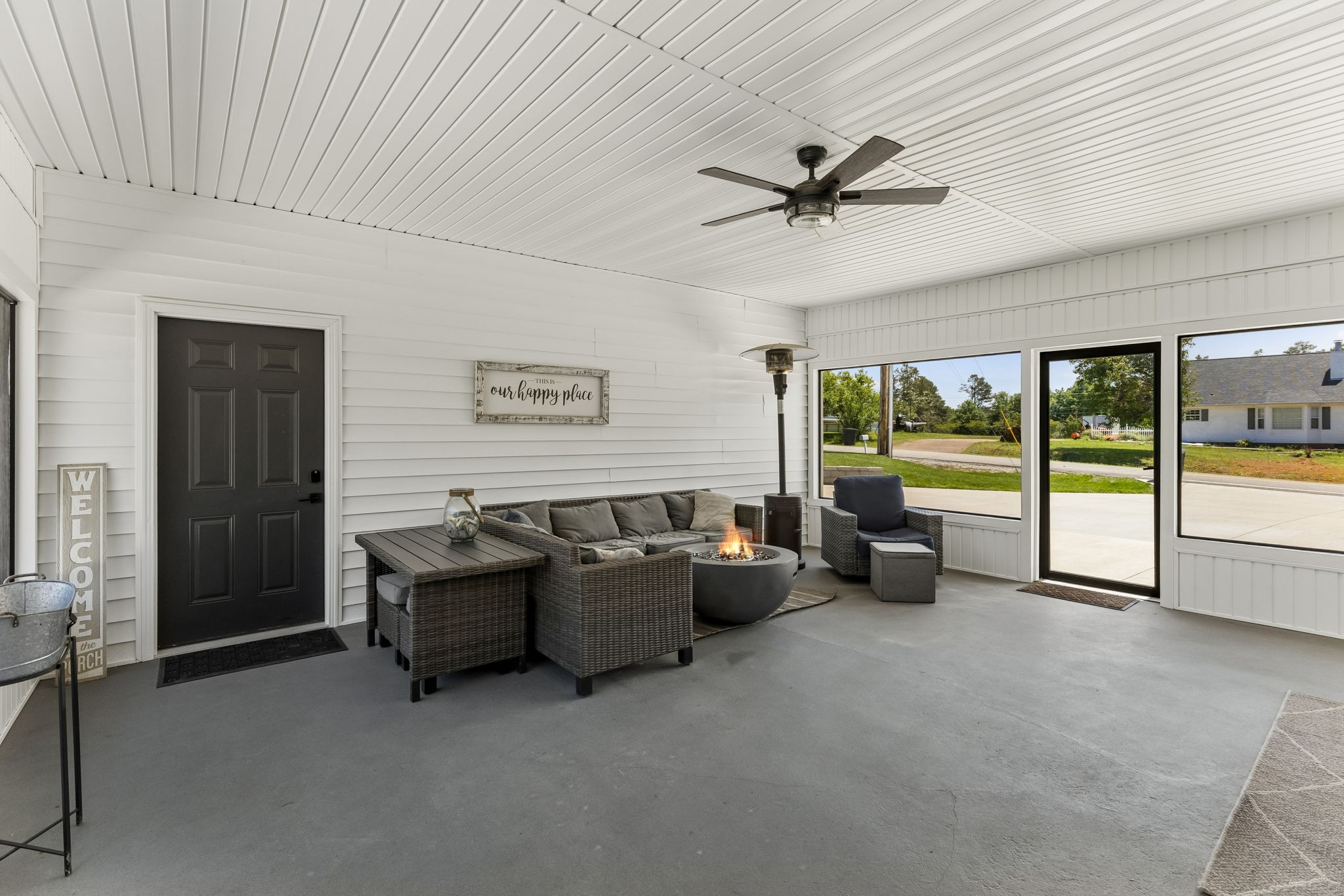109 Indian Creek Road Hohenwald, TN 38462 - Photo 38 of 69 a living room with furniture
