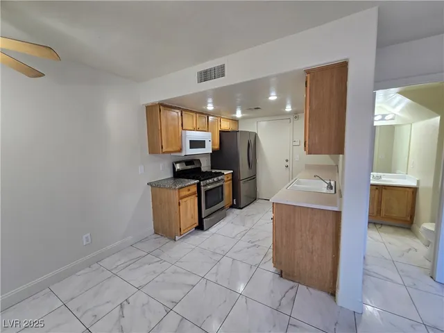 $1,650 | 9617 Pine River Lane, Las Vegas, NV 89123