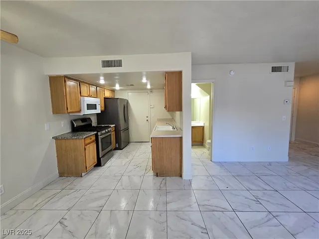 $1,650 | 9617 Pine River Lane, Las Vegas, NV 89123