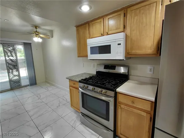 $1,650 | 9617 Pine River Lane, Las Vegas, NV 89123