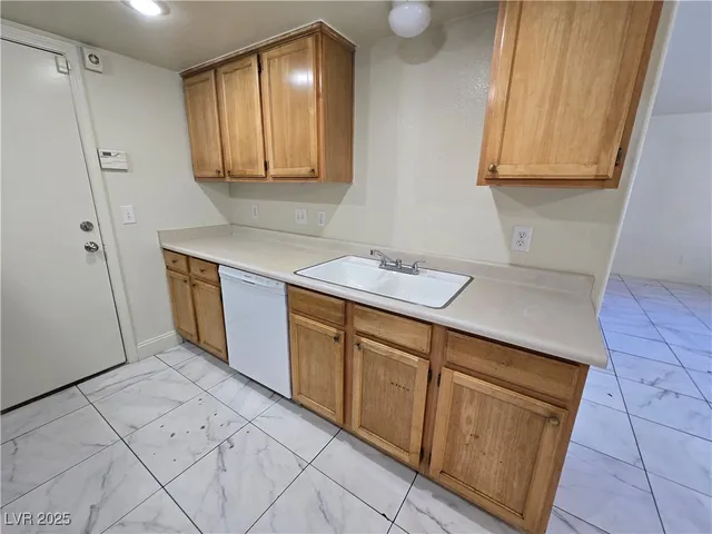 $1,650 | 9617 Pine River Lane, Las Vegas, NV 89123