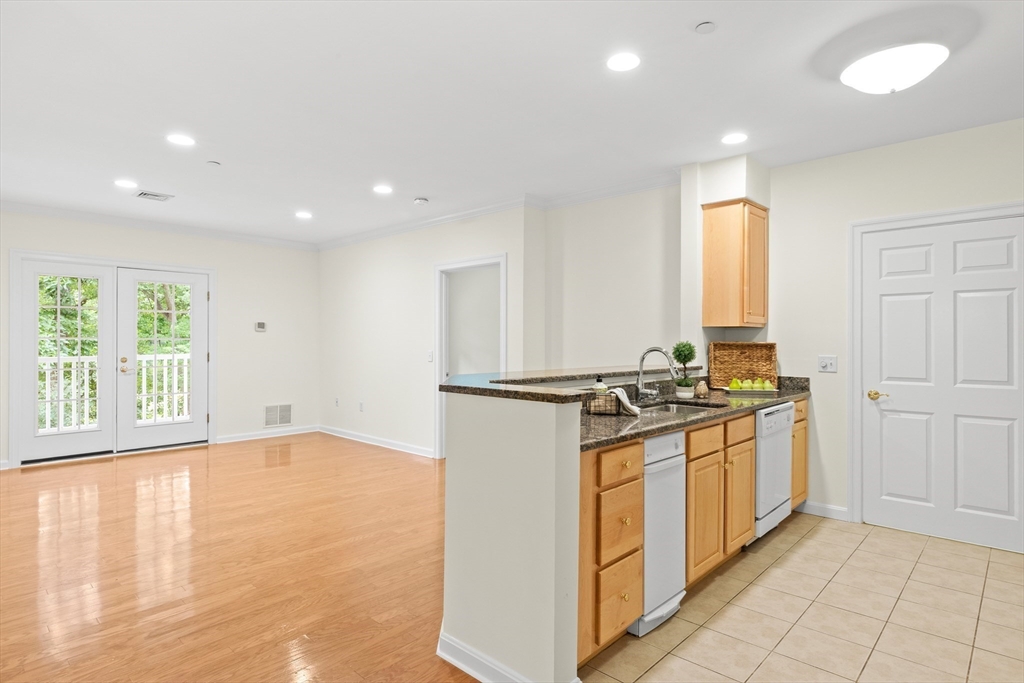 190 Chickering Road, Unit 212D North Andover, MA 01845 - Photo 6 of 36
