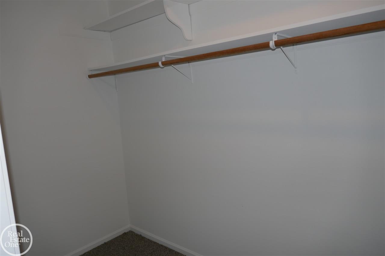 2932 Michigan Road Port Huron, MI 48060 - Photo 23 of 34 50001817-22.JPG