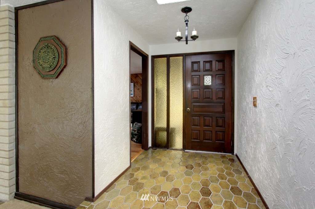 16215 Southeast 145th Street Renton, WA 98059 - Photo 2 of 15