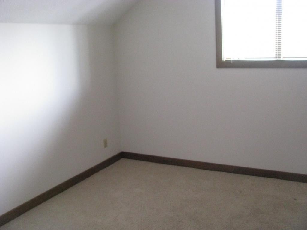 162 Columbine Road Kingsport, TN 37660 - Photo 8 of 25 2nd Bedroom