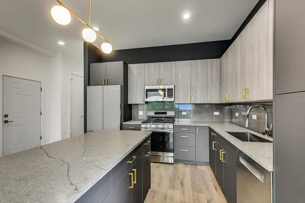 $4,200 | 815 North Richmond Street, Unit 303, Chicago, IL 60622