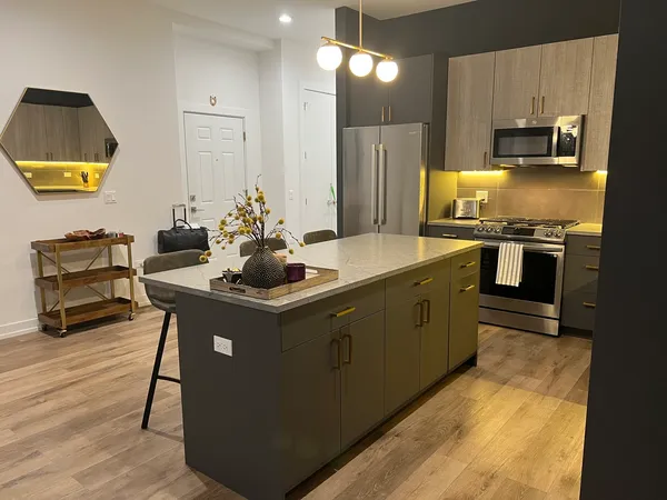 $4,200 | 815 North Richmond Street, Unit 303, Chicago, IL 60622