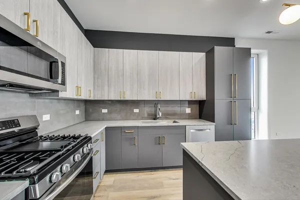 $4,200 | 815 North Richmond Street, Unit 303, Chicago, IL 60622