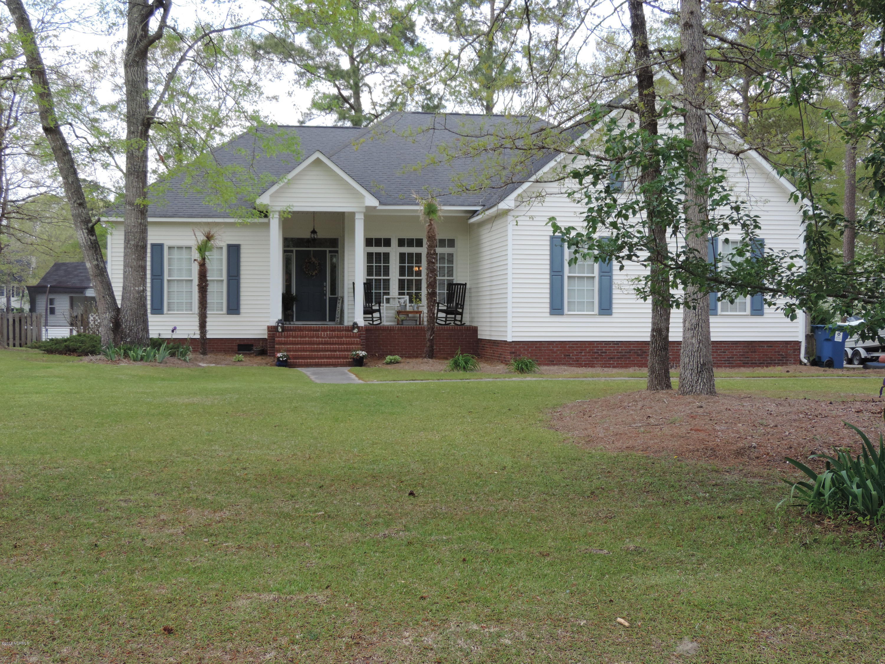 2121 Perrytown Loop Road New Bern, NC 28562 - Photo 1 of 35 Spacious home w/large yard