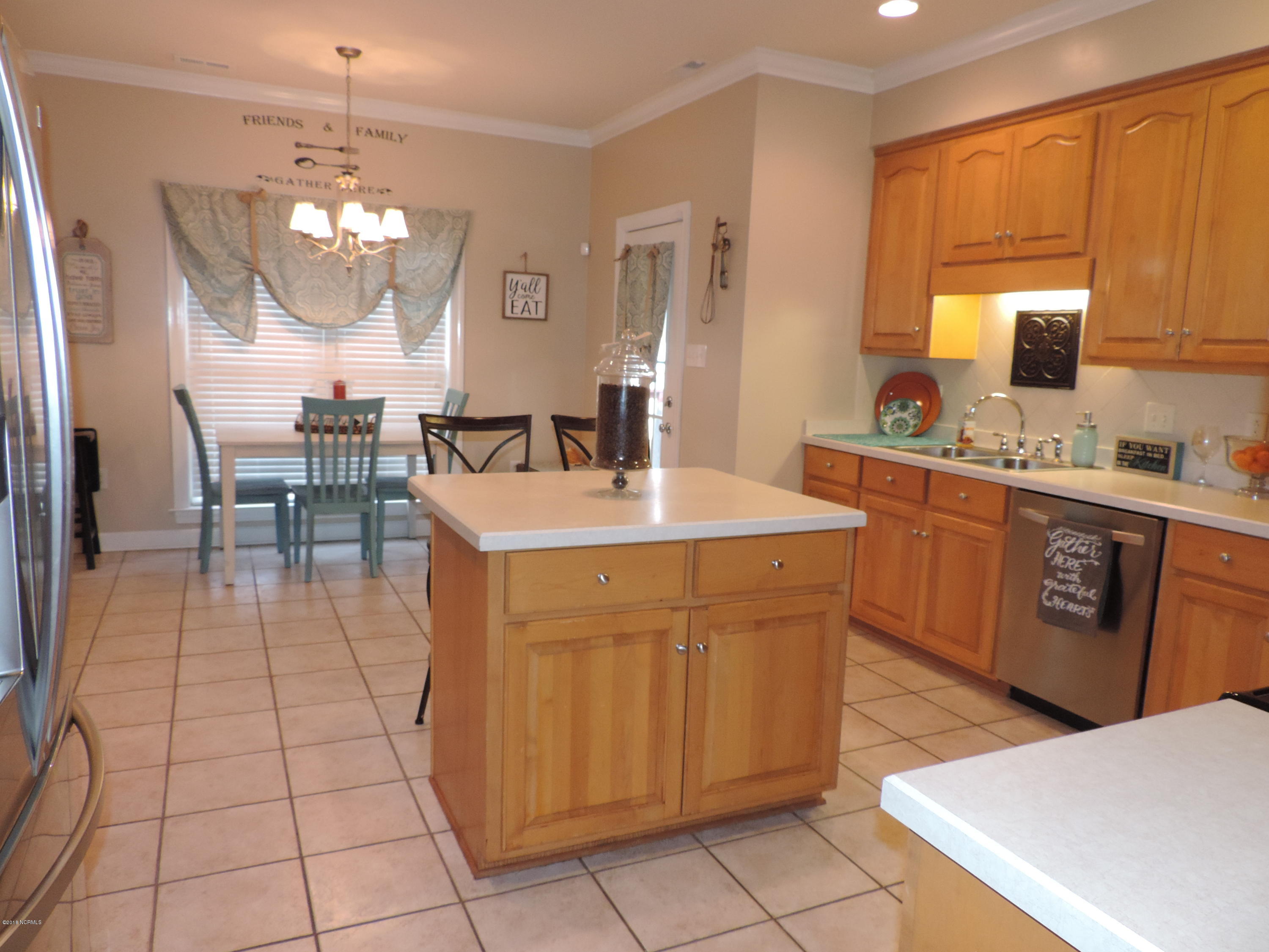 2121 Perrytown Loop Road New Bern, NC 28562 - Photo 17 of 35 Large eat-in kitchen with separate island, stainless appliances and bar-top