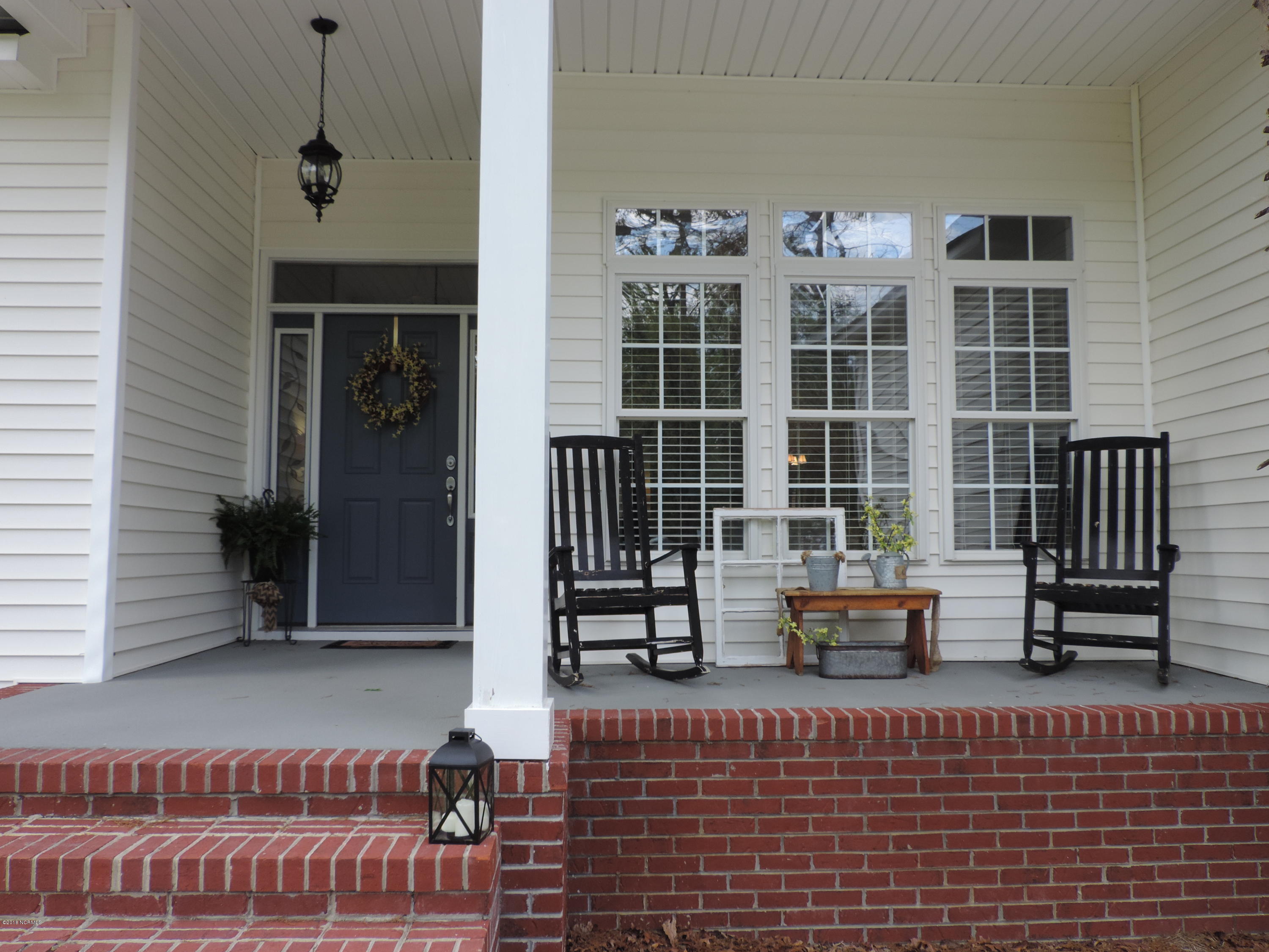 2121 Perrytown Loop Road New Bern, NC 28562 - Photo 2 of 35 Front porch