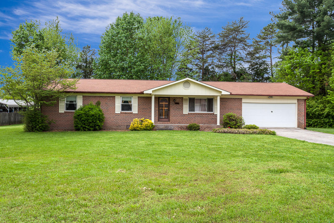 7209 Chartwell Road Knoxville, TN 37931 - Photo 2 of 24 002170426-4-7209ChartwellRdKnoxvilleTN-S