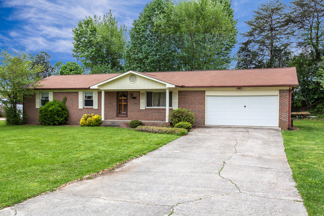 7209 Chartwell Road Knoxville, TN 37931 - Photo 3 of 24 003170426-4-7209ChartwellRdKnoxvilleTN-S