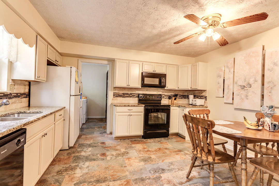 7209 Chartwell Road Knoxville, TN 37931 - Photo 9 of 24 010170426-4-7209ChartwellRdKnoxvilleTN-S