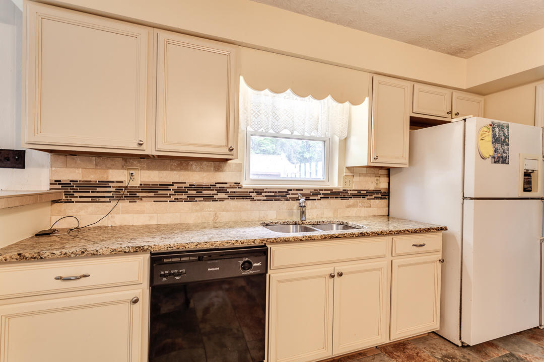 7209 Chartwell Road Knoxville, TN 37931 - Photo 10 of 24 011170426-4-7209ChartwellRdKnoxvilleTN-S
