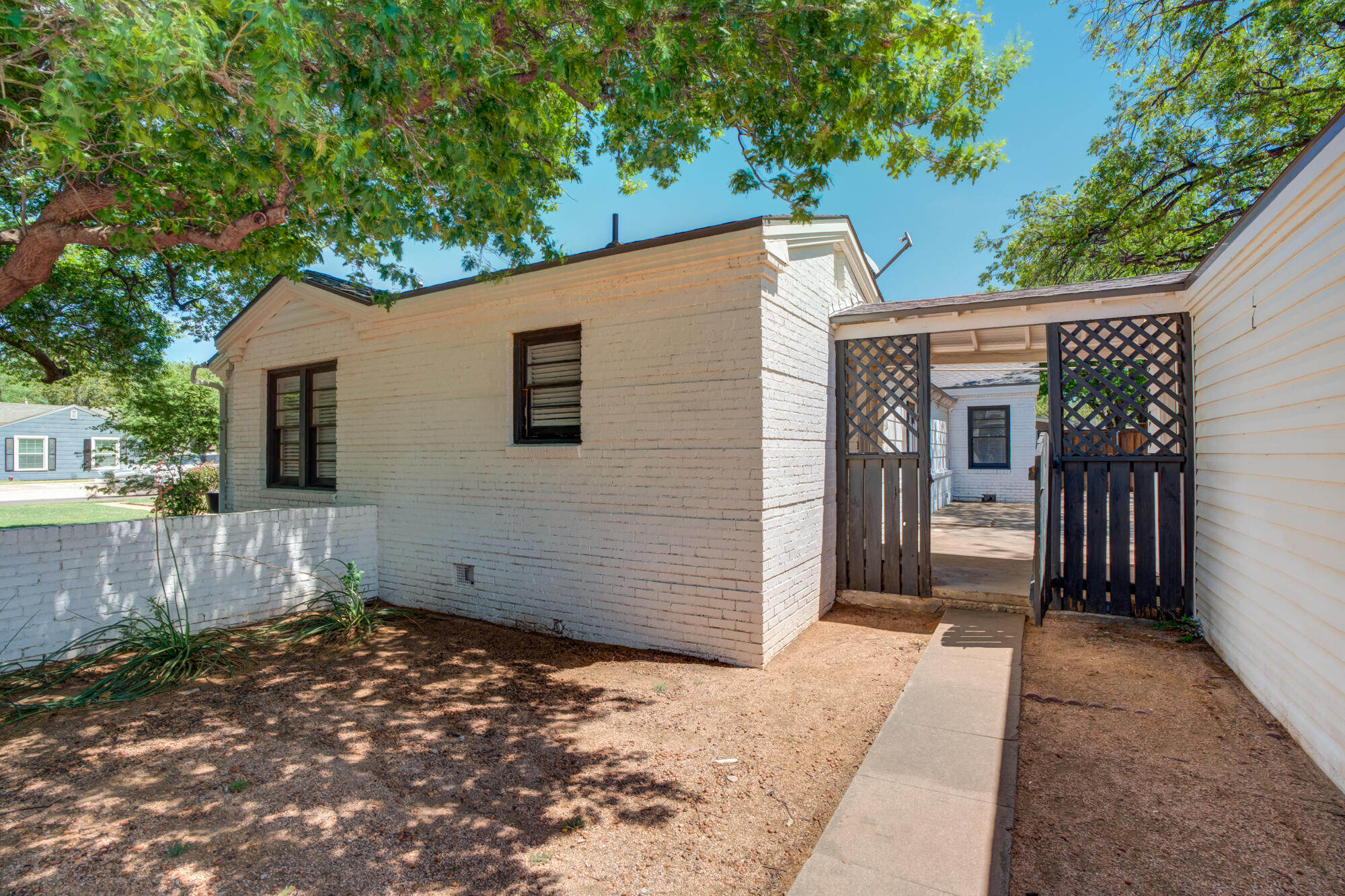 2629 24th Street Lubbock, TX 79410 - Photo 26 of 28 a backyard of a house