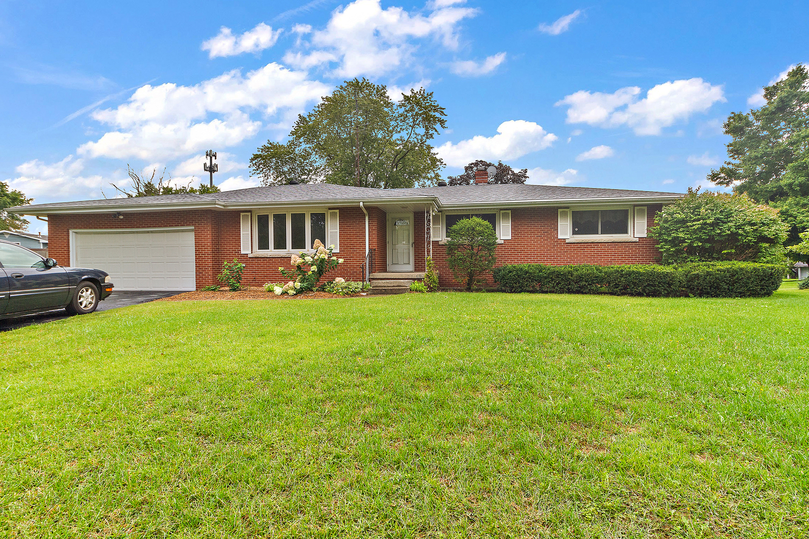 19 Durell Drive Kankakee, IL 60901 - Photo 1 of 25 a front view of house with yard and green space