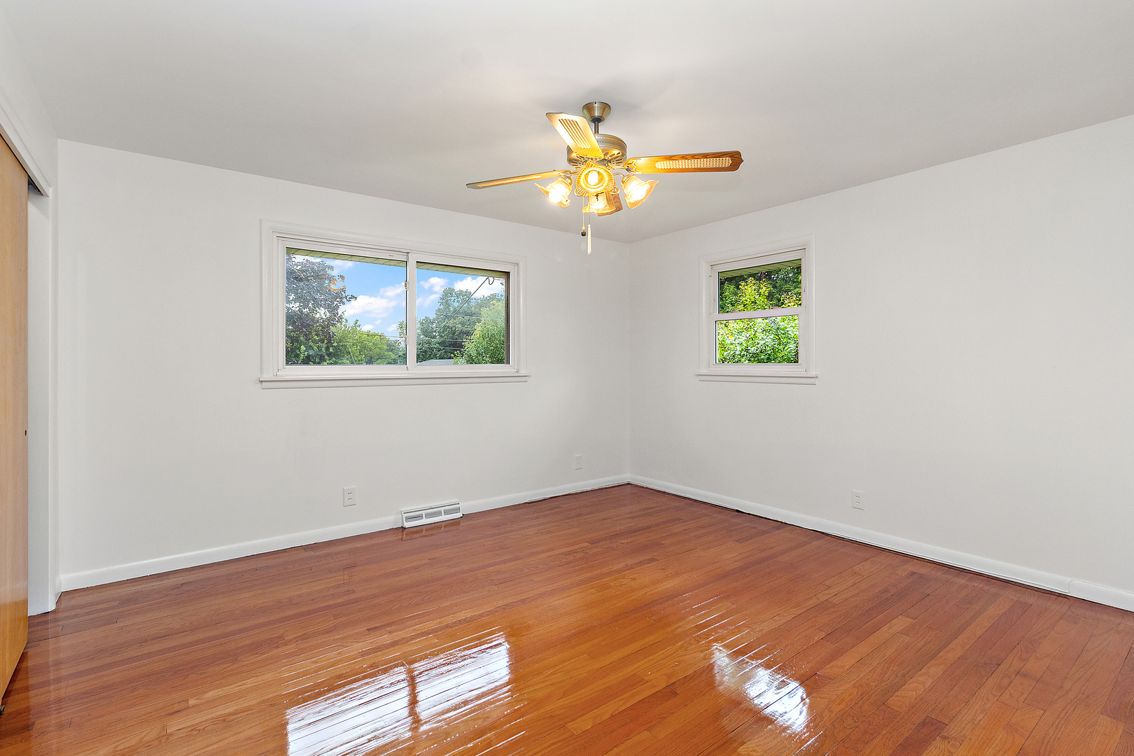 19 Durell Drive Kankakee, IL 60901 - Photo 12 of 25 a view of empty room with wooden floor
