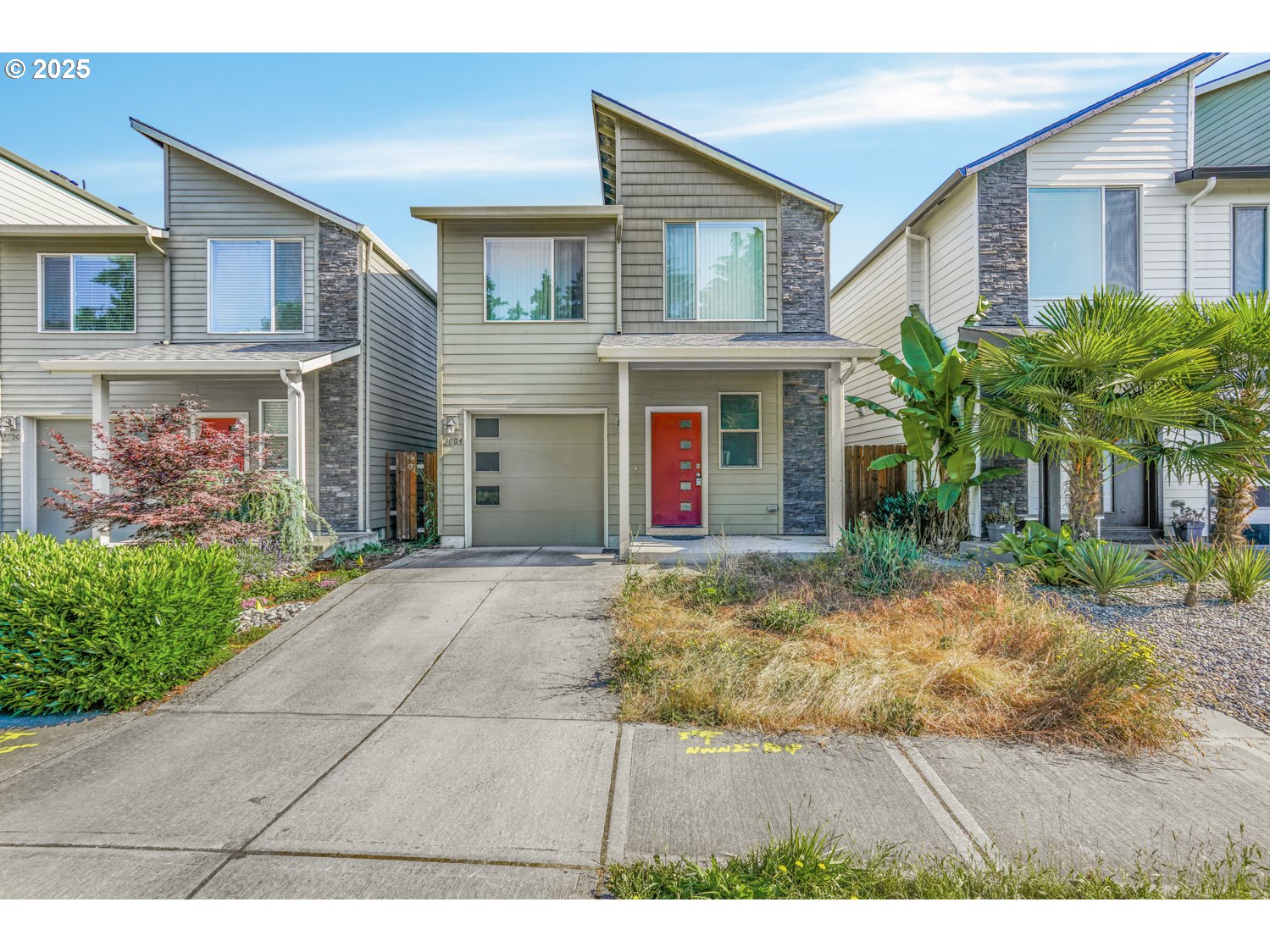 3804 Nicholson Road Vancouver, WA 98661 - Photo 1 of 24 a view of a yard in front of house