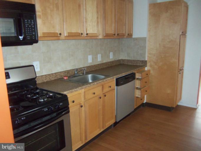 1823 Kitty Hawk Road Baltimore, MD 21221 - Photo 3 of 7 Kitchen