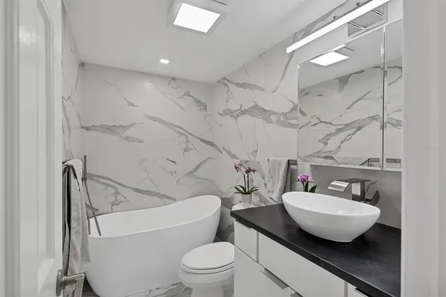 $299,000 | 1714 69th Avenue West, Unit B203, Bradenton, FL 34207