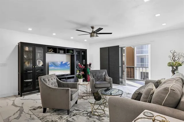 $299,000 | 1714 69th Avenue West, Unit B203, Bradenton, FL 34207