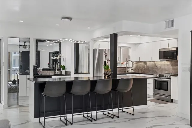 $299,000 | 1714 69th Avenue West, Unit B203, Bradenton, FL 34207